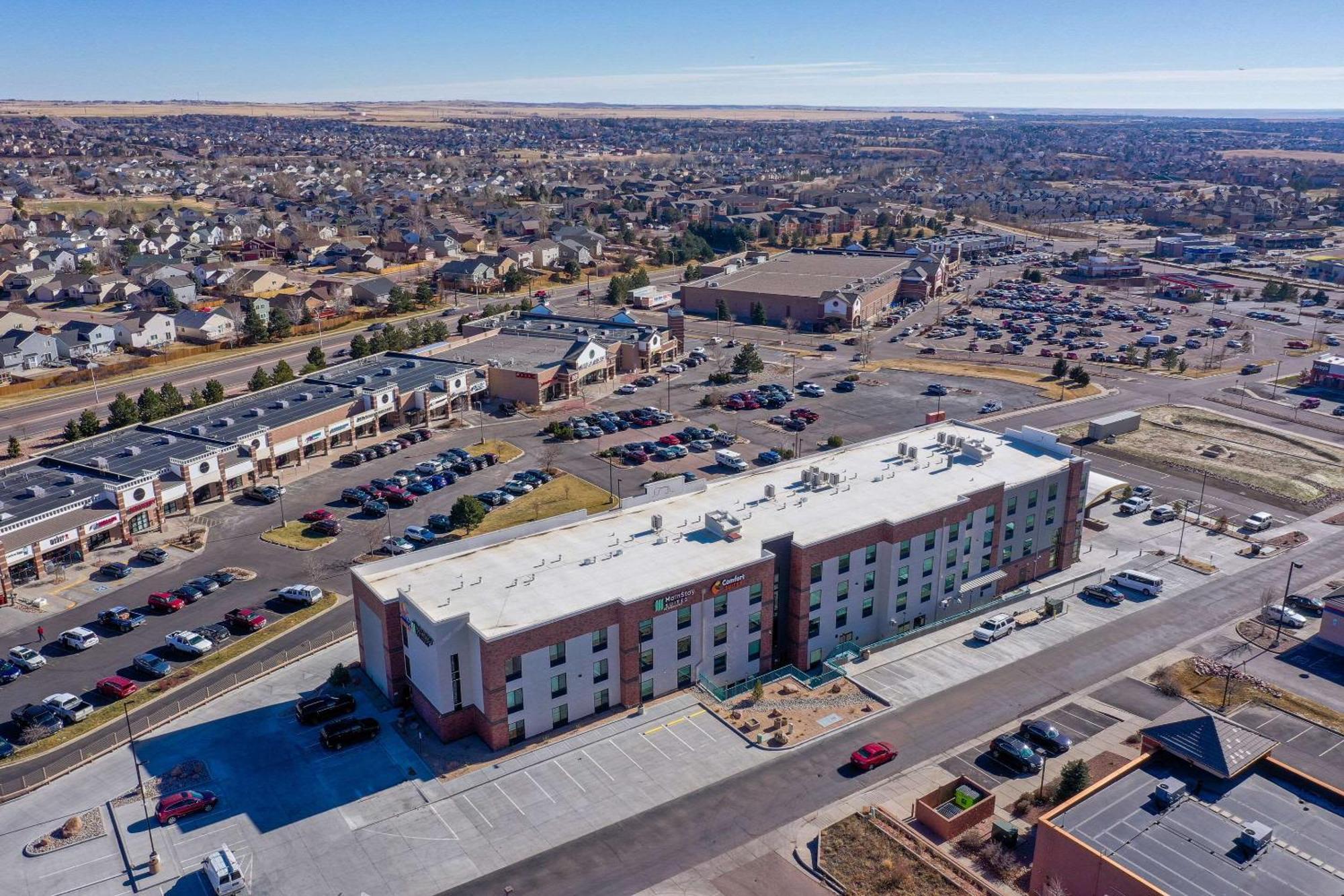 Comfort Suites Colorado Springs East - Medical Center Area Exterior photo